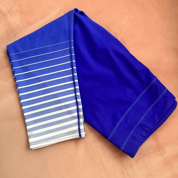 Athleta Capri Striped Leggings. Size XL. Never worn. - Picture 1 of 4